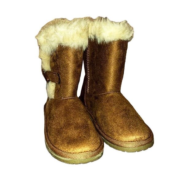 Children’s Place Faux Suede Buckle Detail Booties - Picture 4 of 10